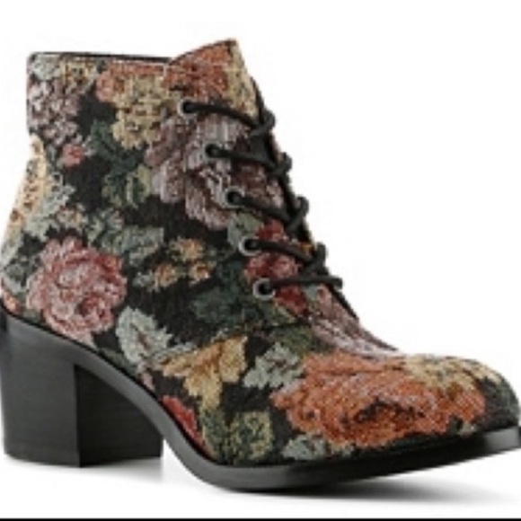 Diba Shoes - Diba Floral Tapestry Victorian Boots 10 Hippie
